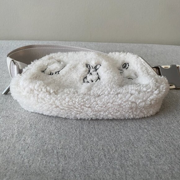 Lululemon Lunar New Year Everywhere Bunny Belt Bag 1L Fleece - Picture 6 of 16